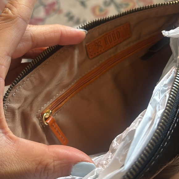 HOBO Sable Ring Hand - Black Leather Wristlet clutch purse NWT - Picture 6 of 6